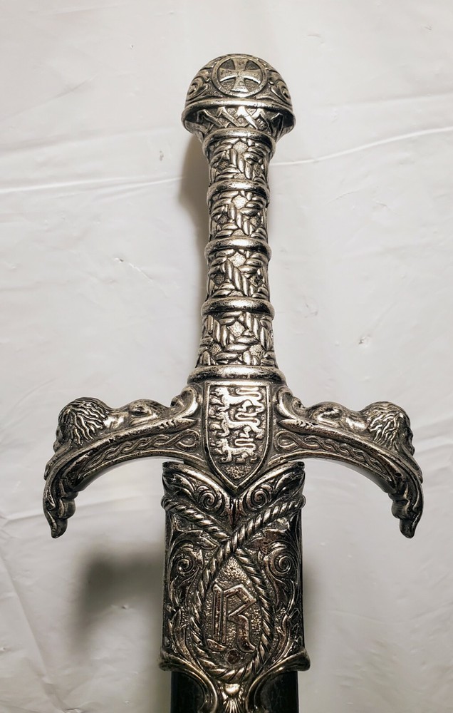 Ornate designed Dagger & Sheath!