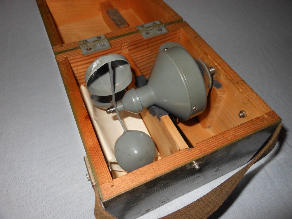 Vintage Soviet USSR Mechanical Anemometer Wind meter ARI-49 with box