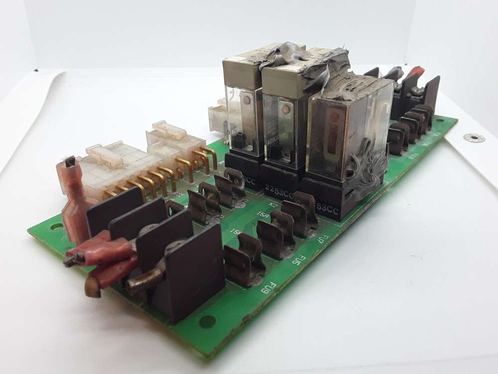 Fuse/Relay Board PC BD 223-001-026/005