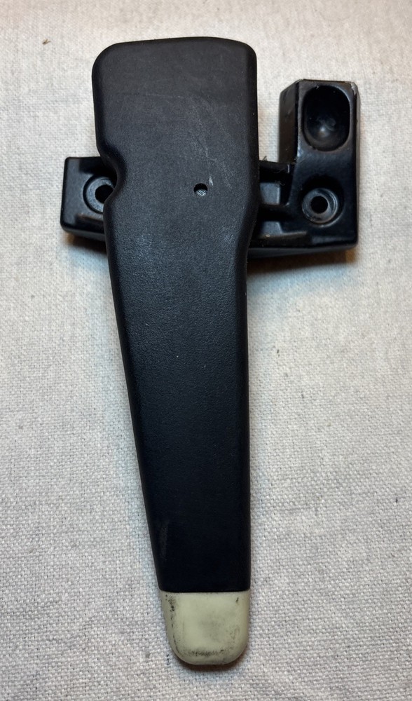 02-13 AVALANCHE ESCALADE LEFT DRIVER SIDE BED COVER HANDLE LATCH OEM
