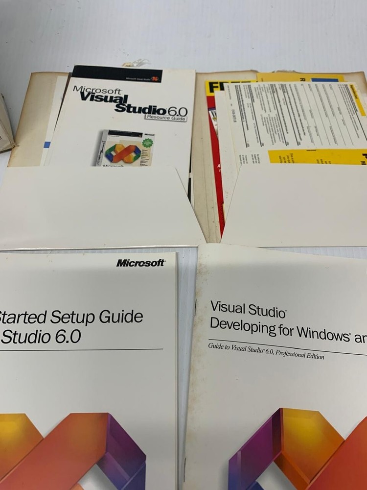 Microsoft Visual C++ 6.0 Professional EditionCD-ROM Windows FREE SHIPPING