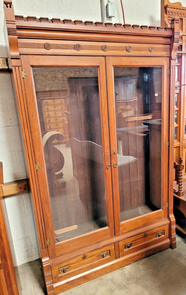 ANTIQUE WALNUT EASTLAKE VICTORIAN BOOKCASE