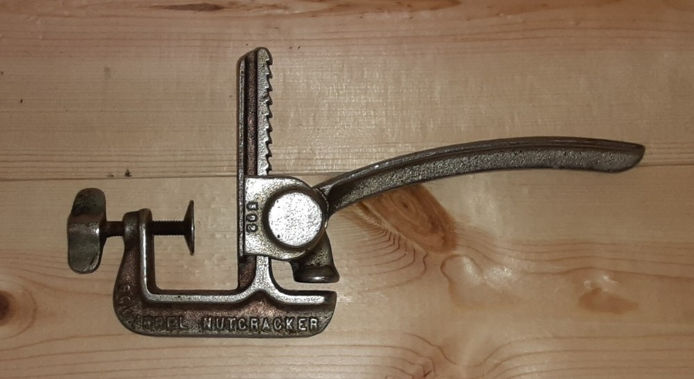 ALEX WOLDERT CO. SQUIRREL NUT CRACKER  NO.200