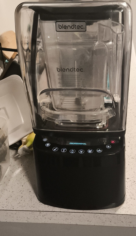 Blendtec Professional Blender WildSide+ Jar Electronic Control 36oz Copolyester