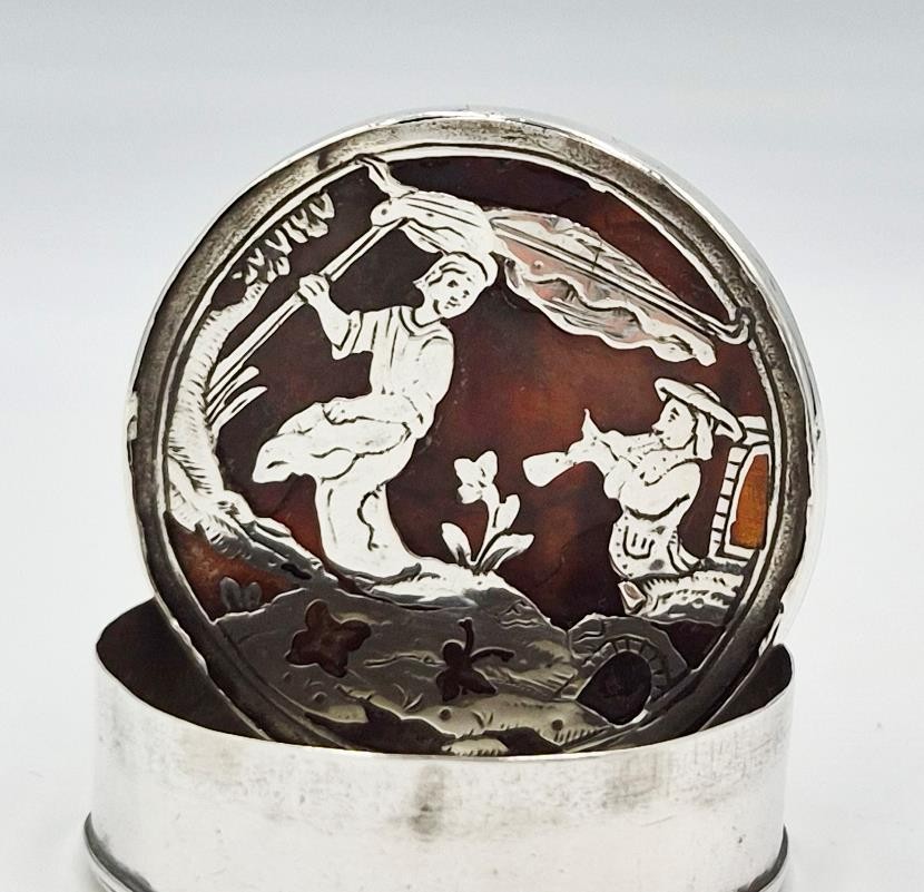 FINE GEORGIAN SOLID SILVER PIQUE WORK PATCH BOX c1760