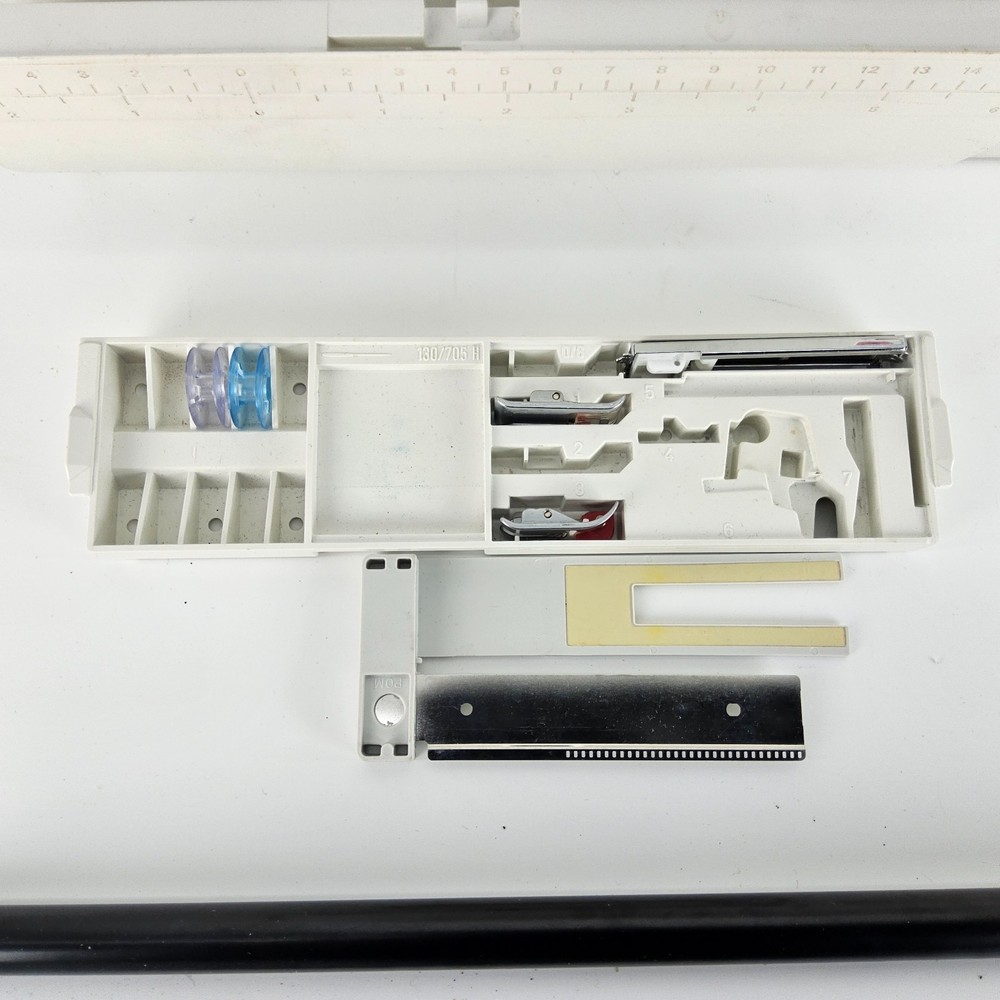 PFAFF Creative 7570 Sewing Embroidery Machine