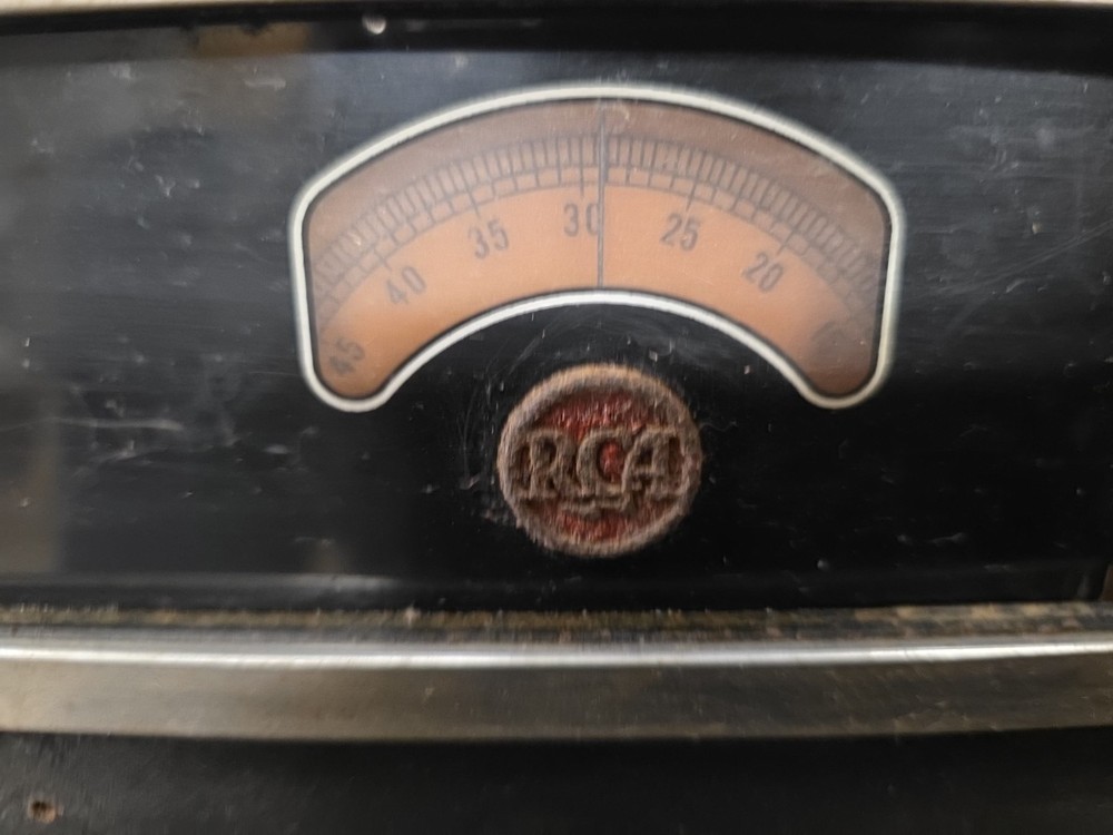 AR-88 RCA Communications Receiver (1941-1945)