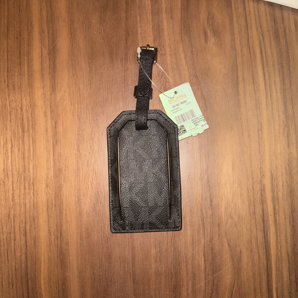 Michael Kors MK Luggage Tag  NWT