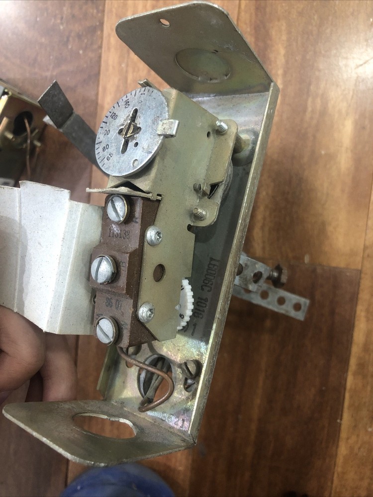 Honeywell L6006C1018 Aquastat Controller