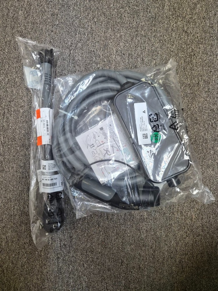 BMW Flexible Fast Charger Model EIAC-U9KSCWPUA02