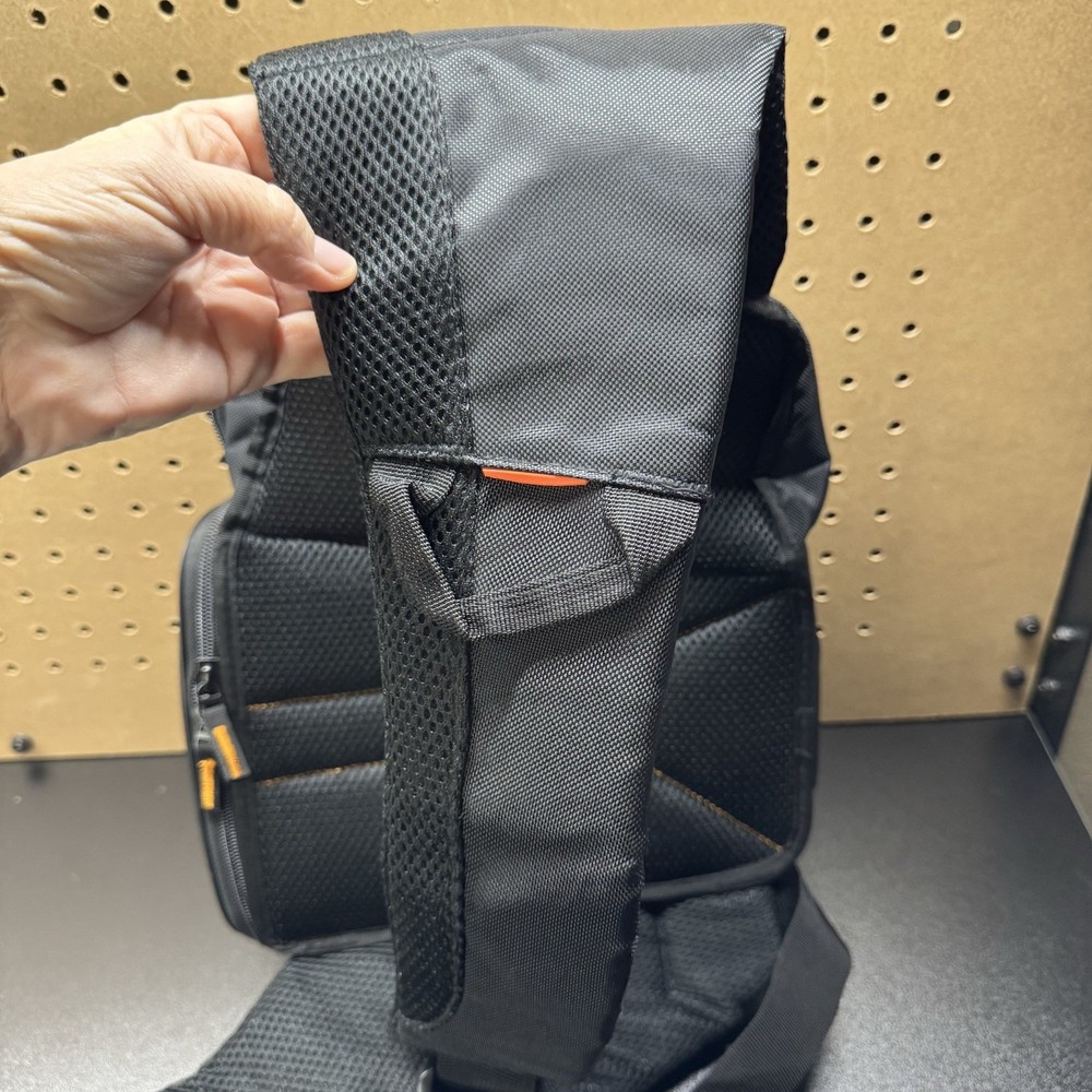 Case Logic Camera Case 120.581 SLR Suspension System Neoprene Shoulder Strap