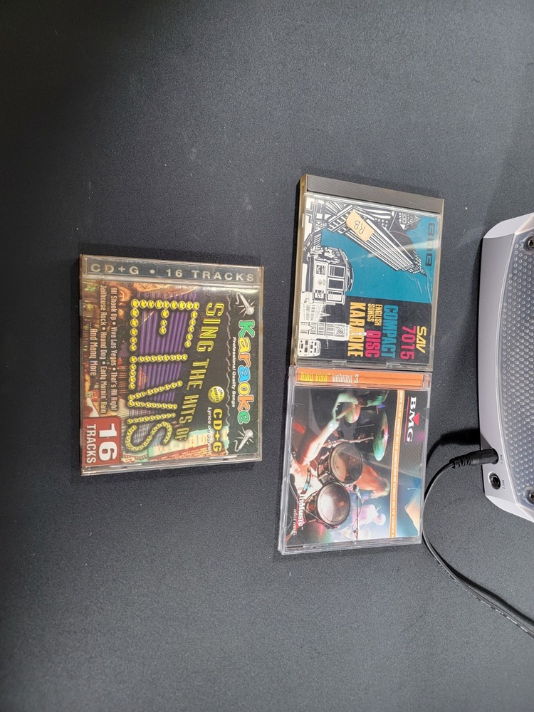 Karaoke Machine Night KN355 CD+G Karaoke System Complete Tested Working