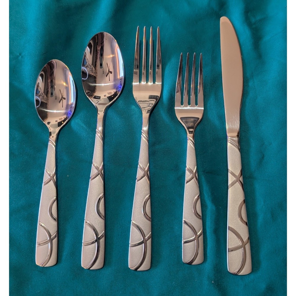 Set for 8 decorative 40PCS Silverware flatware dinnerware set