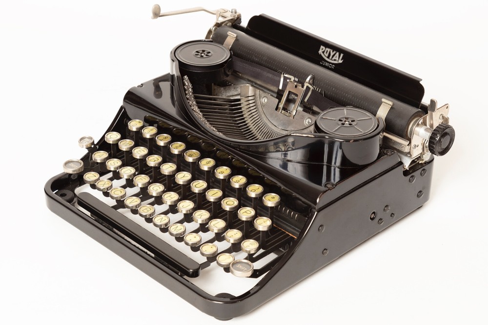 ROYAL JUNIOR "SIGNET" - portable typewriter - EXCELLENT