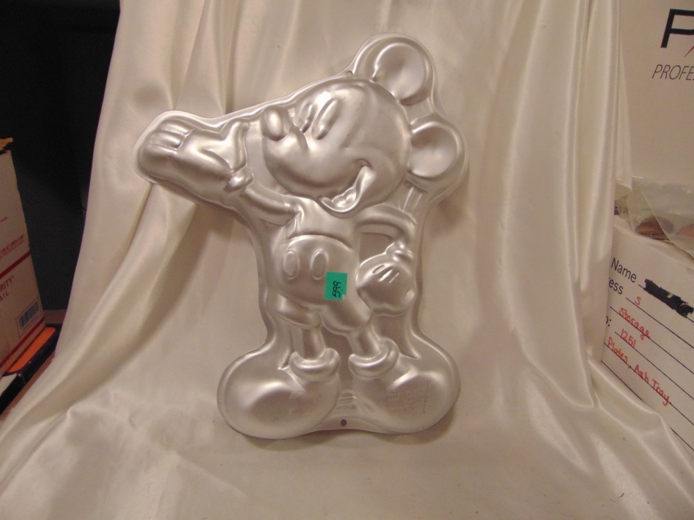 Vintage Wilton Mickey Mouse Disney Cake Pan