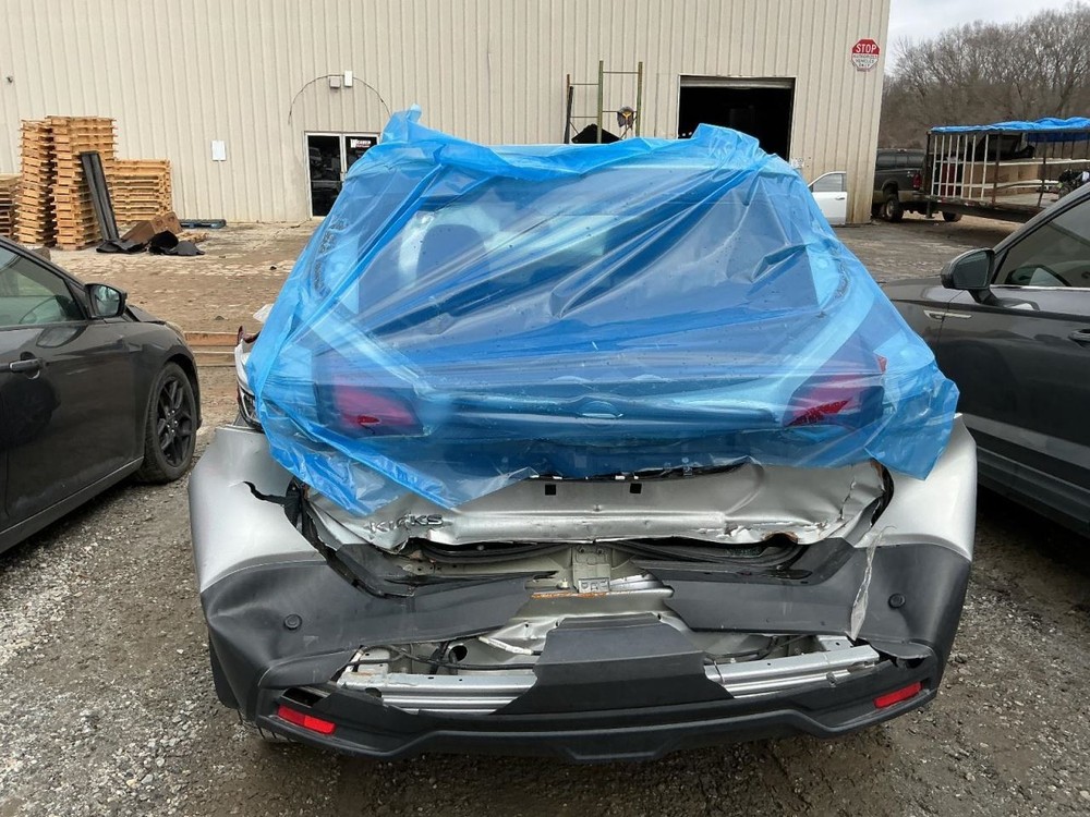 KICKS 2020 Glove Box 4951034