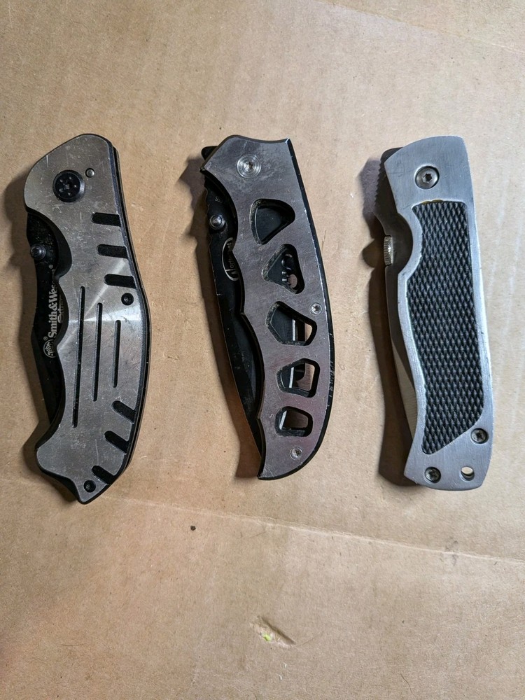 3 Smith & Wesson Ect. Folding Pocket Knives Lot Bundle EDC Knife Pre Owned