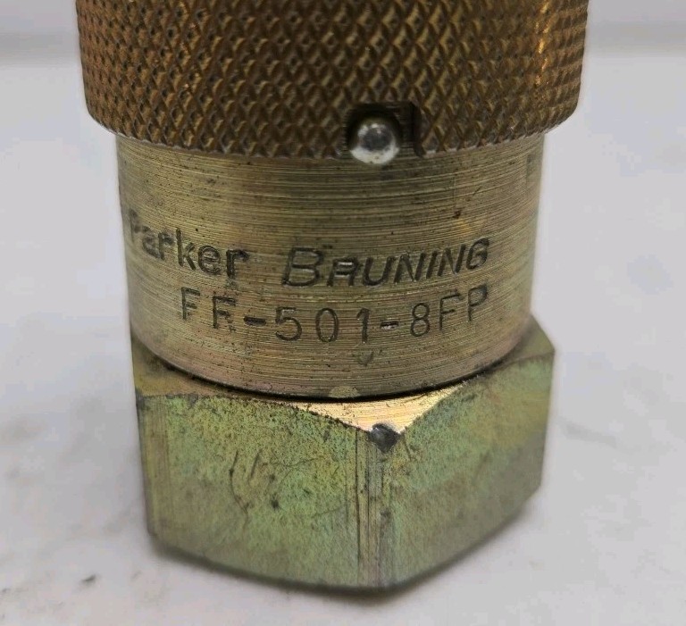 Parker Bruning FF-501-8FP Flat Face Quick Coupling 1/2" Fnpt FF Series New