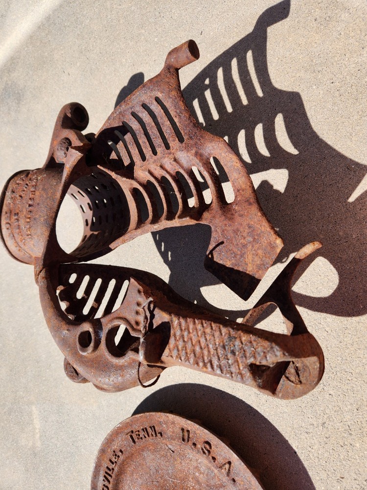 ANTIQUE BLACK HAWK CORN SHELLER FOR PARTS