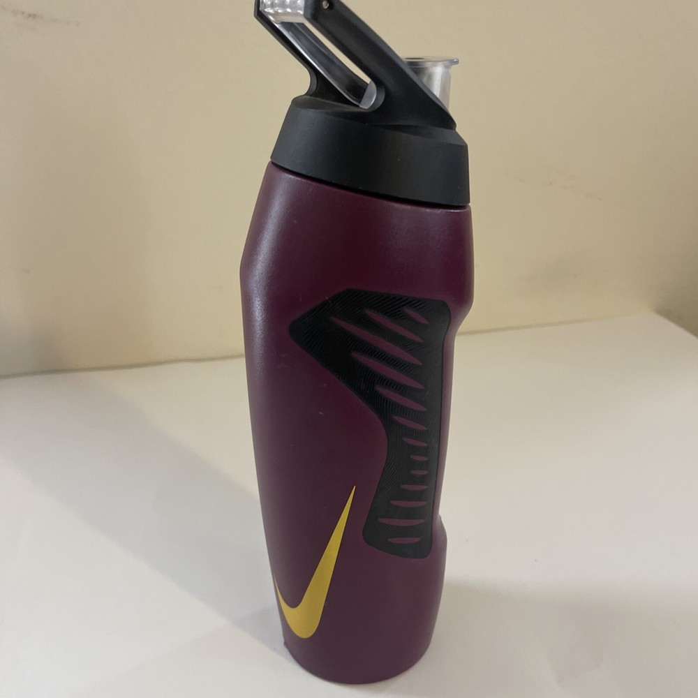 Nike squeeze Bottle