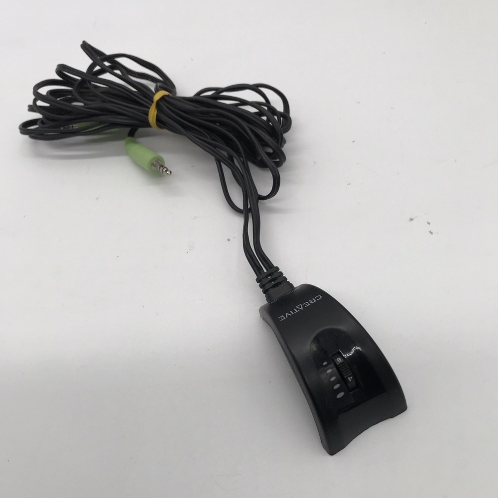 Creative Wired Volume Controller 6ft Long 3.5mm Audio Jacks Black