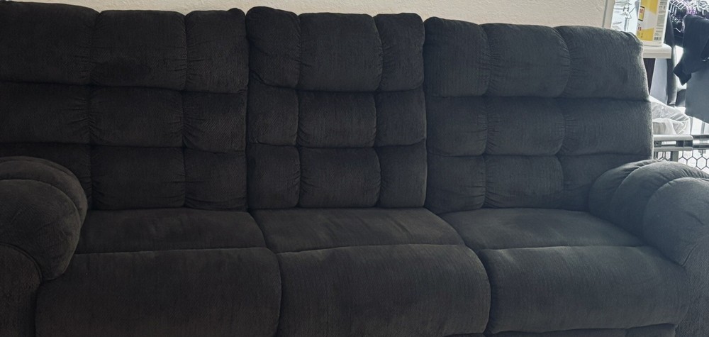 2 Recliner Sofa With Drop Down Table