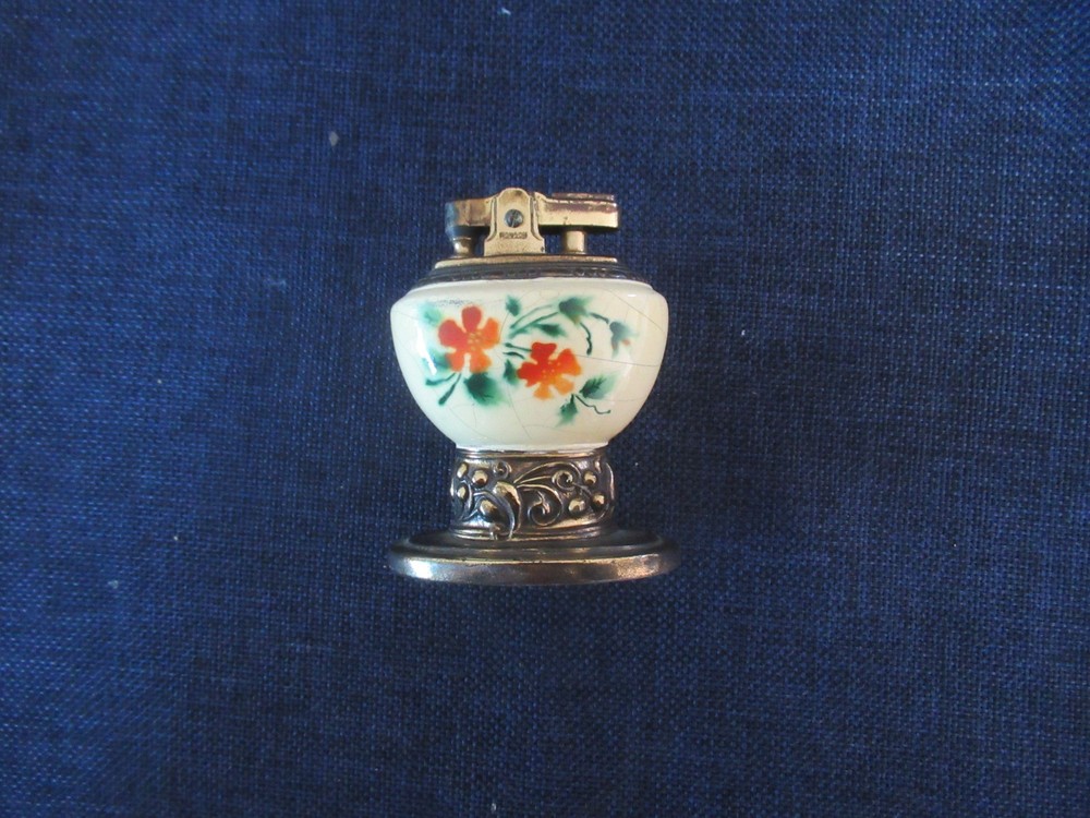 Vintage  Ronson "Leona" Table & Desk Lighter