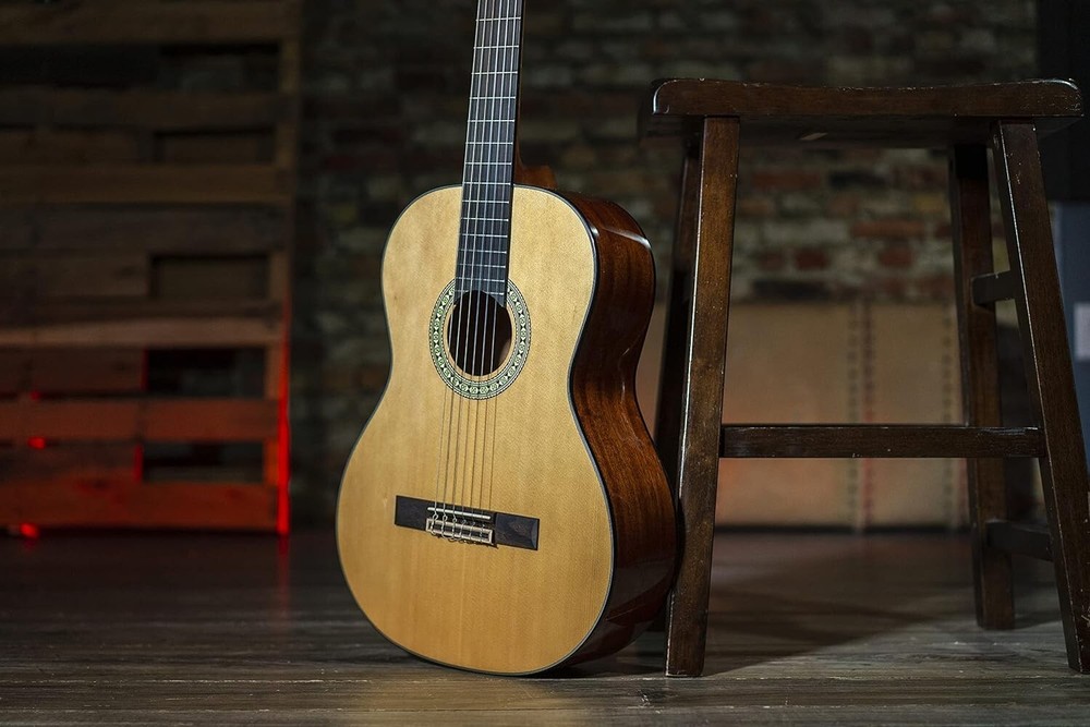 Peavey Delta Woods CNS-1 Classical Nylon String Guitar
