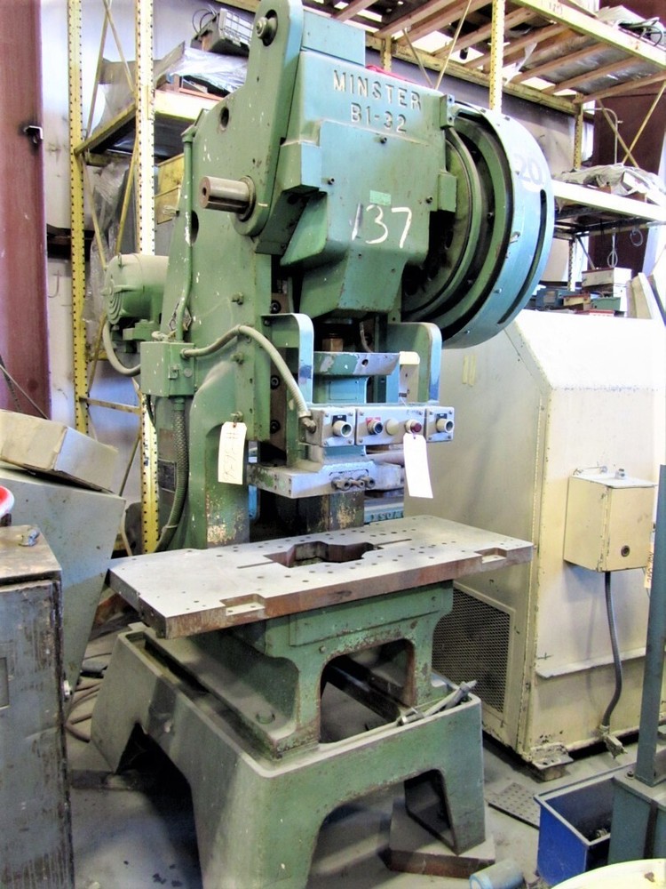 32 Ton Minster B1-32 C Frame Press • 100-200 SPM Variable Speed