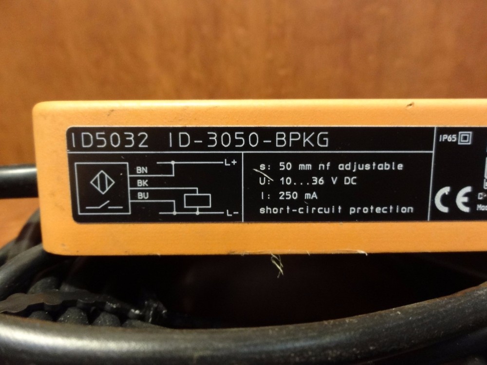 IFM electronic ID5032 ID-3050-BPKG inductive sensor
