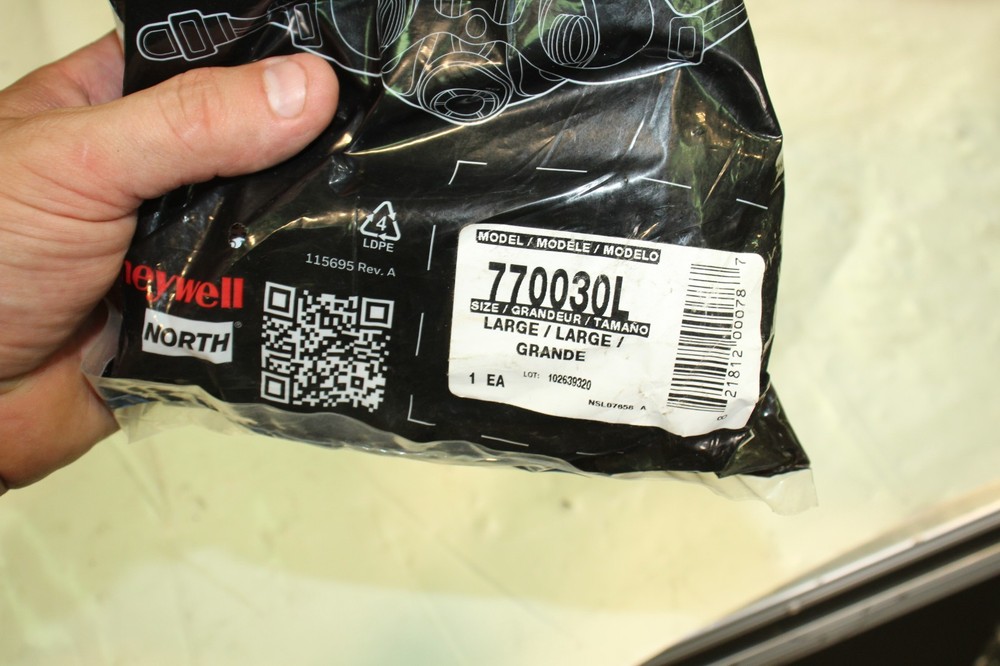 Honeywell 770030L Large Half Mask