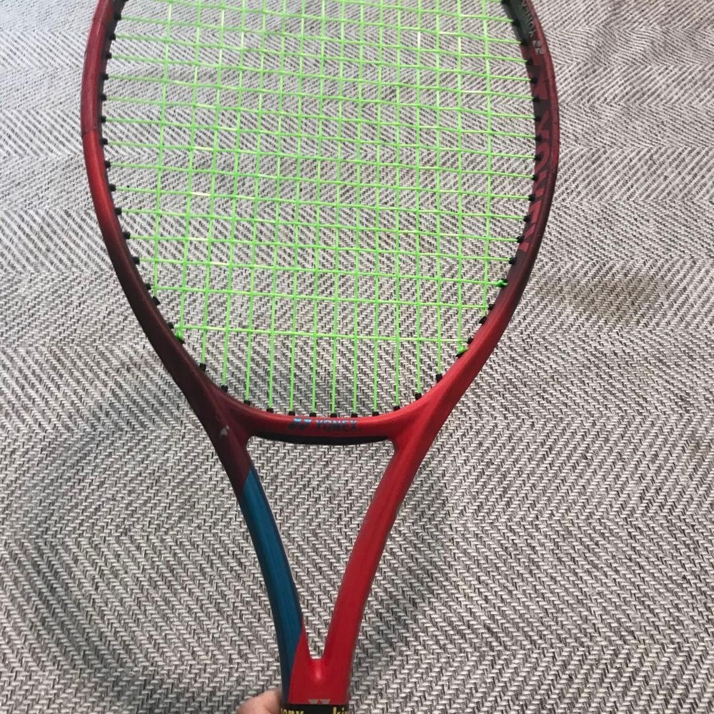 YONEX CORE 98 with polygut, grip 2