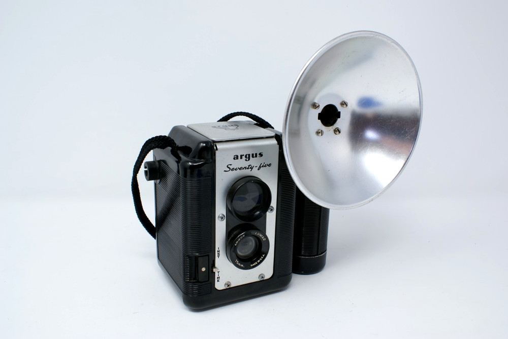 Argus Super 75 Camera Seventy Five Original Leather Case & Flash - Untested