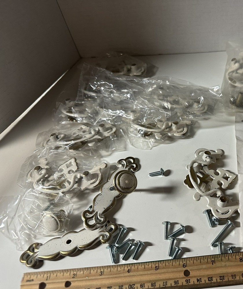 BPC10427 Drawer DROP BAIL Pull Handle (15) & BPC18032 Knob & Back Plate (4)