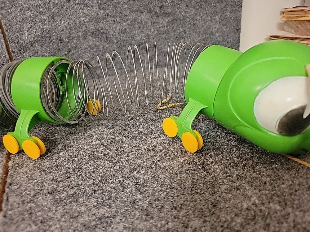 MR. WIGGLES CALA-PULLER SLINKY PULL TOY BOXED BY WILKENING In Box