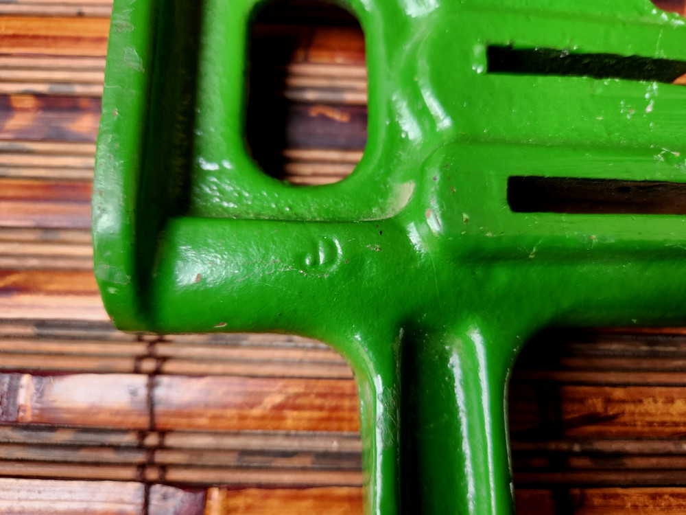 JOHN DEERE CHAIN BREAKERl TOOL J1480- H SUPER NICE CONDITION