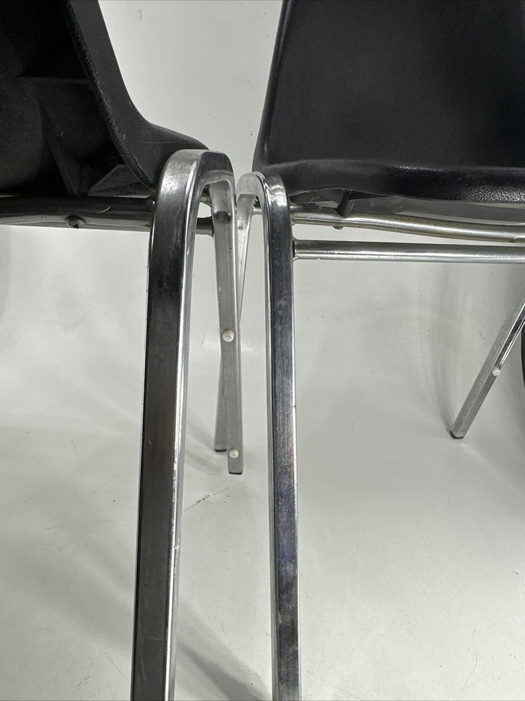 Lot of 2 Side / Stack plastic chairs Black by Samsonite