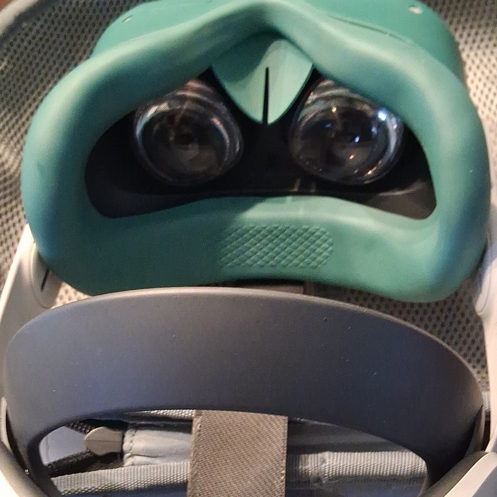 Teal, White, Gray VR Carrying Case & Protective Covers for Headset, Controller