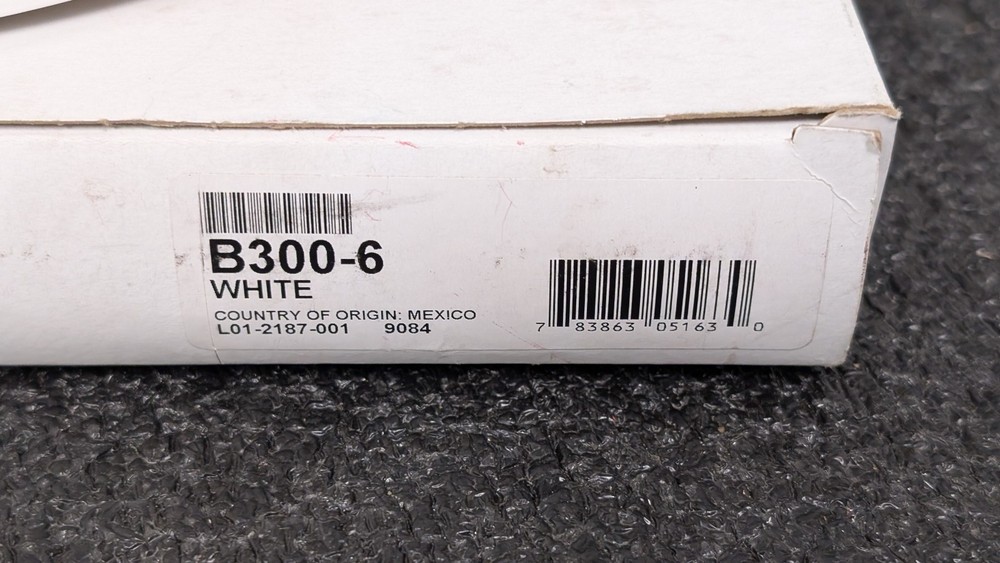 System Sensor 6" standard flanged detector base white B300-6