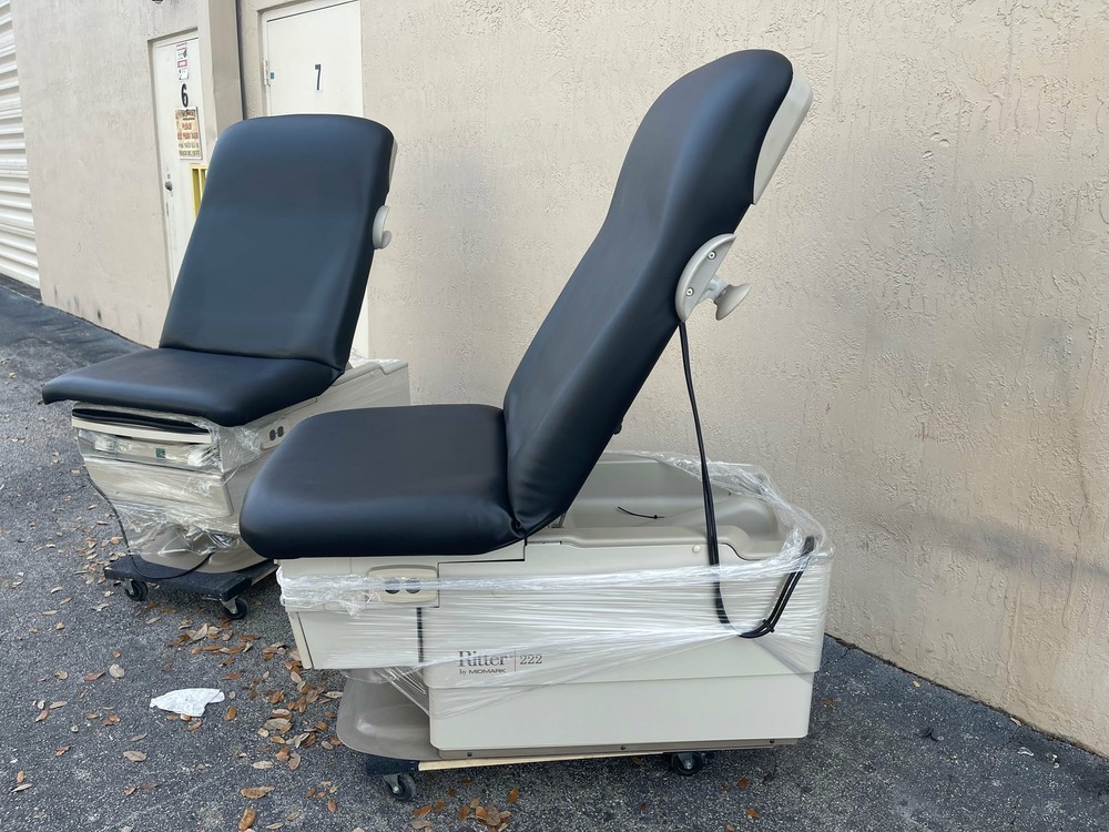 Midmark Ritter 222 Barrier-Free Power Examination Table - Refurbished