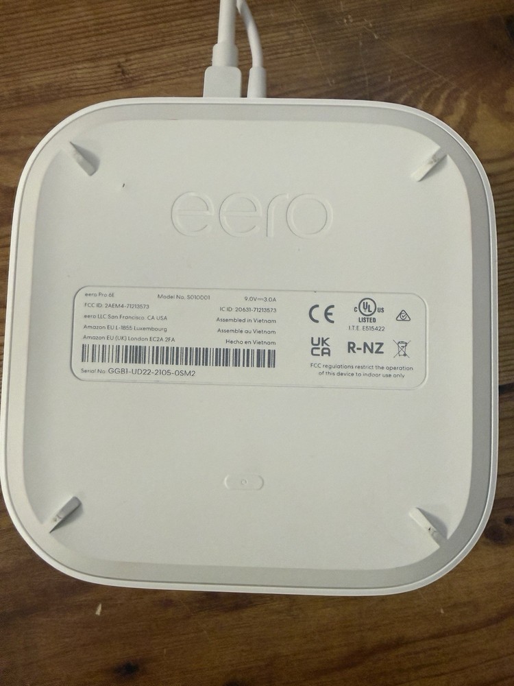 Amazon eero Pro 6e
