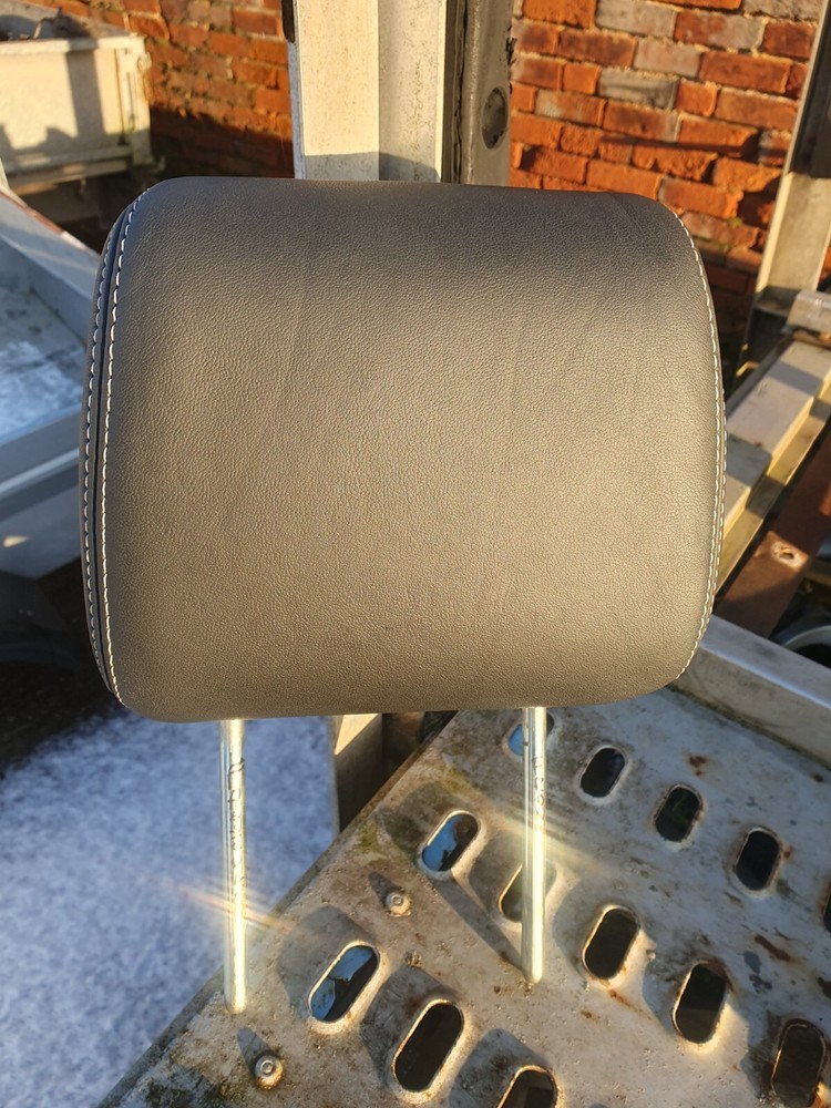 LAND ROVER FREELANDER 2 FRONT SEAT HEADREST BLACK LEATHER PASSENGER LEFT