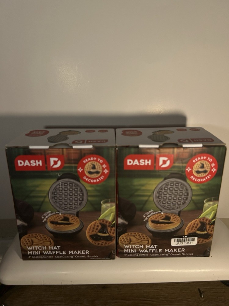 Dash Witch Hat Mini Waffle Maker 4” Nonstick Halloween Black