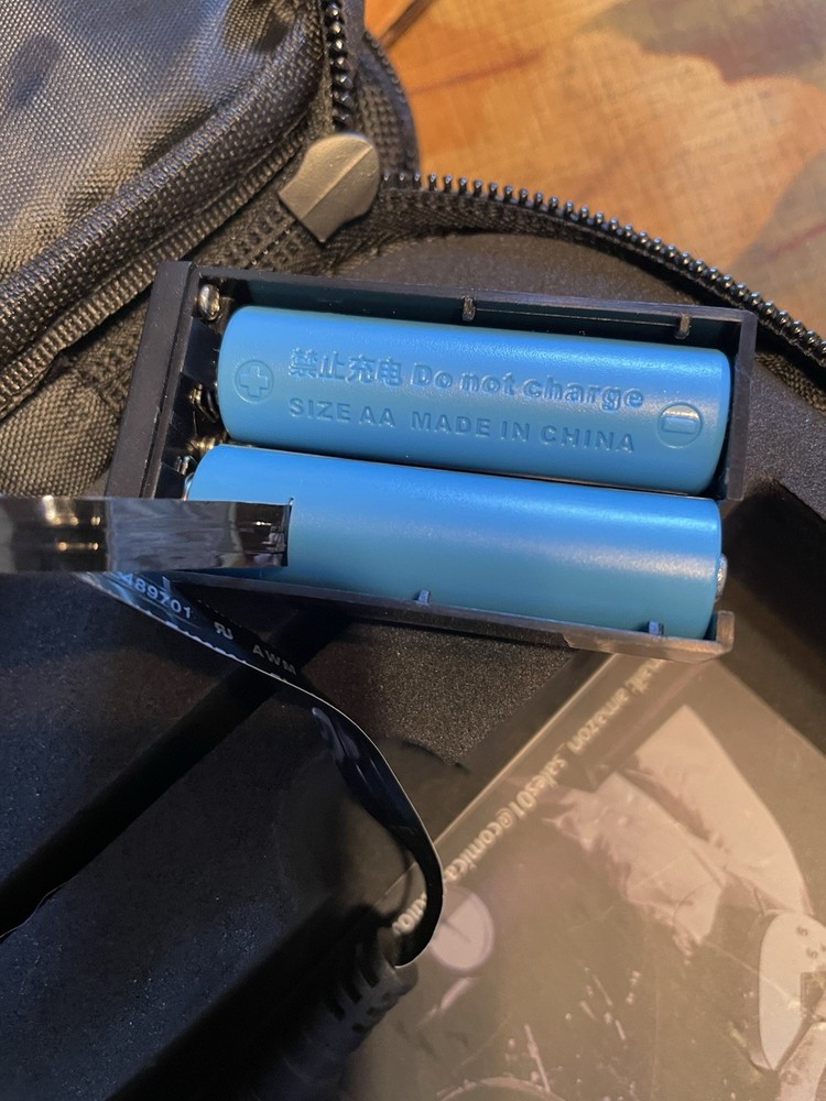 COMICA WM100 UHF WIRELESS MICROPHONE