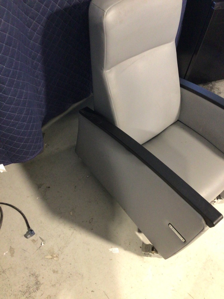HILL-ROM JUNIOR RECLINER DIALYSIS CHAIR