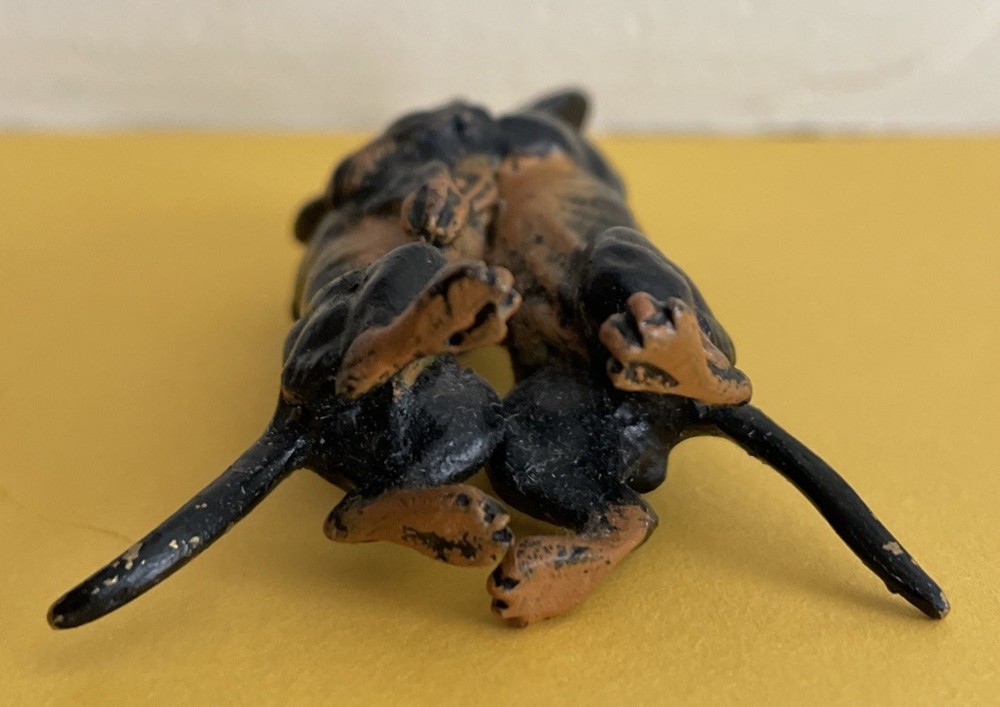 Vienna Bronze Cold Painted Dachshund Couple