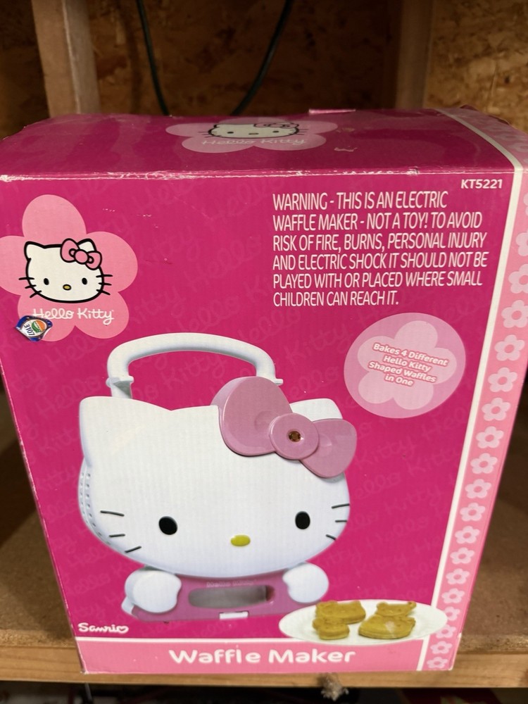 Hello Kitty Waffle Maker KT5221 New Open Box