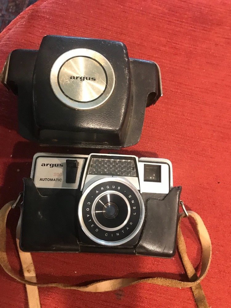 Vintage Argus Camera w/ Brown Leather Case  Untested
