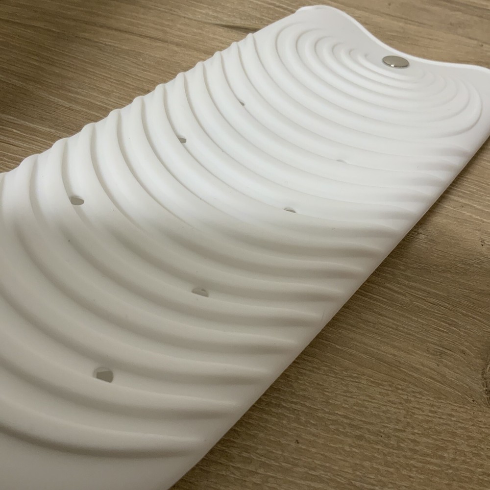 📀 Elle Luxe Flat Iron - White Protective Cooling Sleeve ONLY (AS SHOWN)