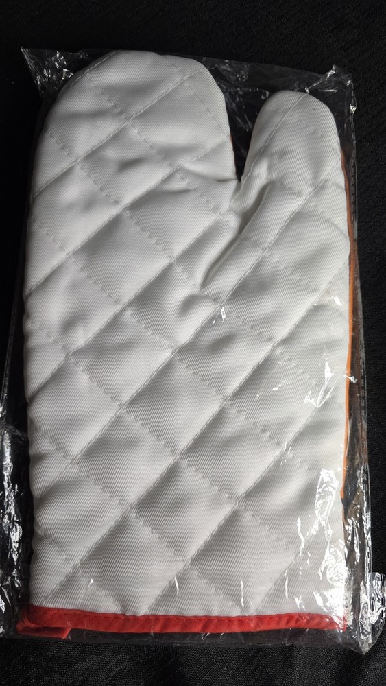 Minot Hot Tots Scheels Oven Mitt